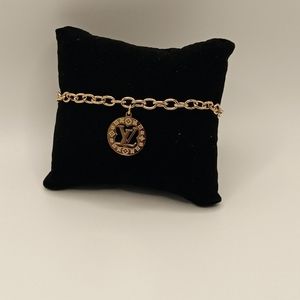 Beautiful chain bracelet